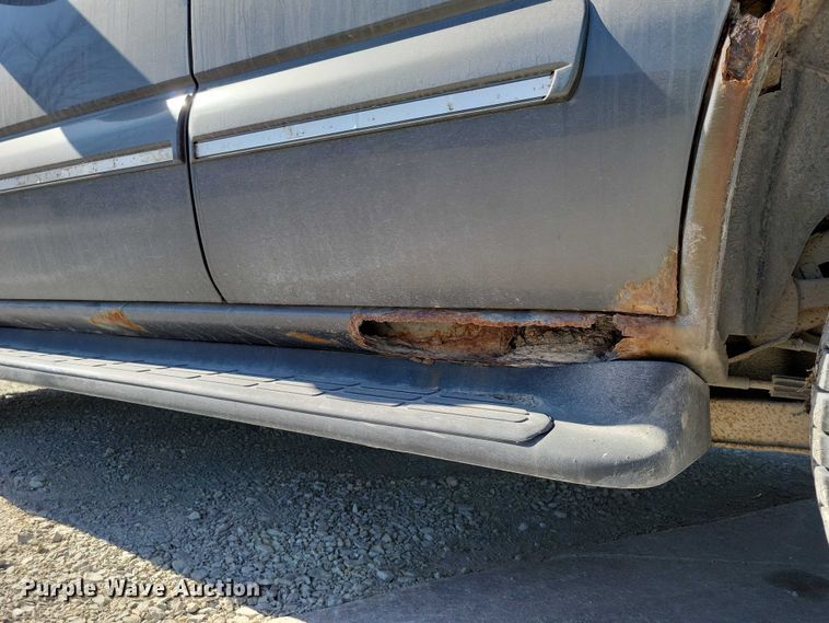 image for item NK9835 2002 Chevrolet Tahoe SUV