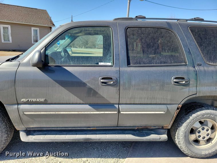 image for item NK9835 2002 Chevrolet Tahoe SUV