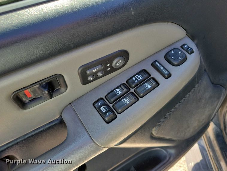 image for item NK9835 2002 Chevrolet Tahoe SUV