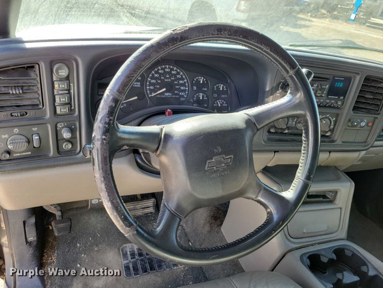 image for item NK9835 2002 Chevrolet Tahoe SUV