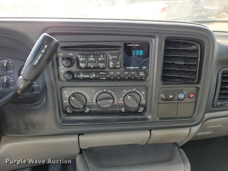 image for item NK9835 2002 Chevrolet Tahoe SUV