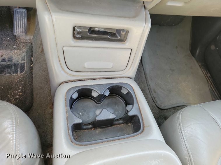 image for item NK9835 2002 Chevrolet Tahoe SUV