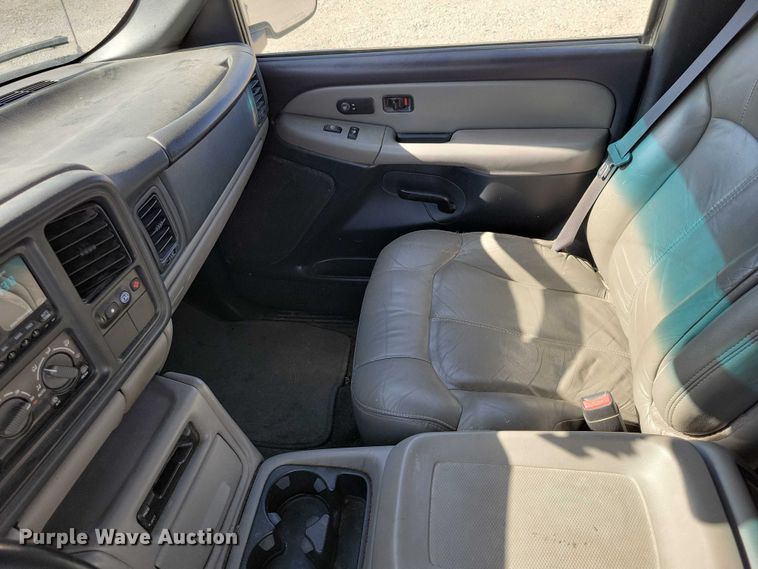 image for item NK9835 2002 Chevrolet Tahoe SUV