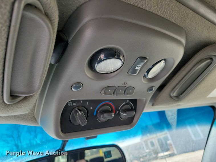 image for item NK9835 2002 Chevrolet Tahoe SUV