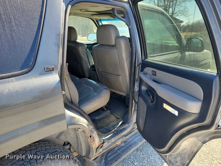 image for item NK9835 2002 Chevrolet Tahoe SUV