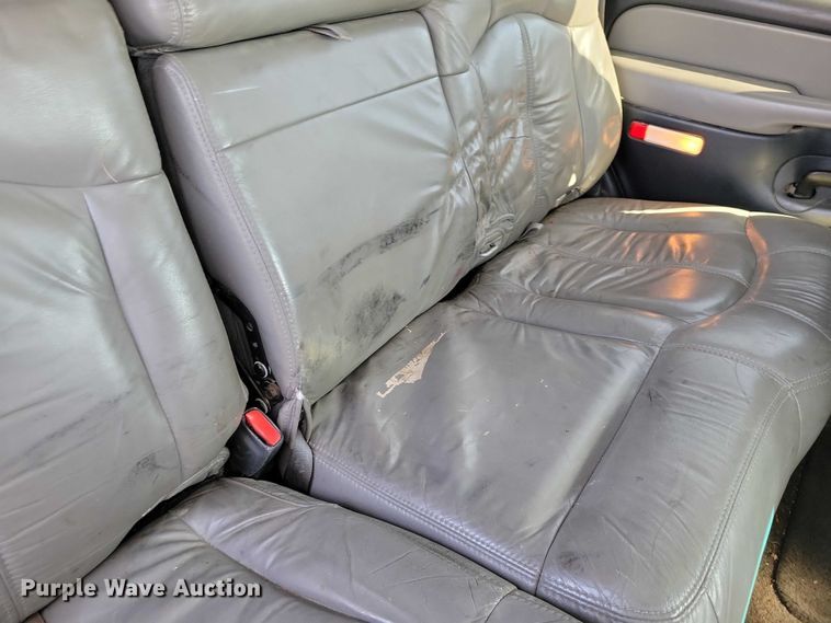 image for item NK9835 2002 Chevrolet Tahoe SUV