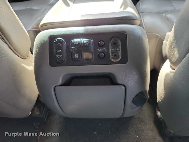 image for item NK9835 2002 Chevrolet Tahoe SUV