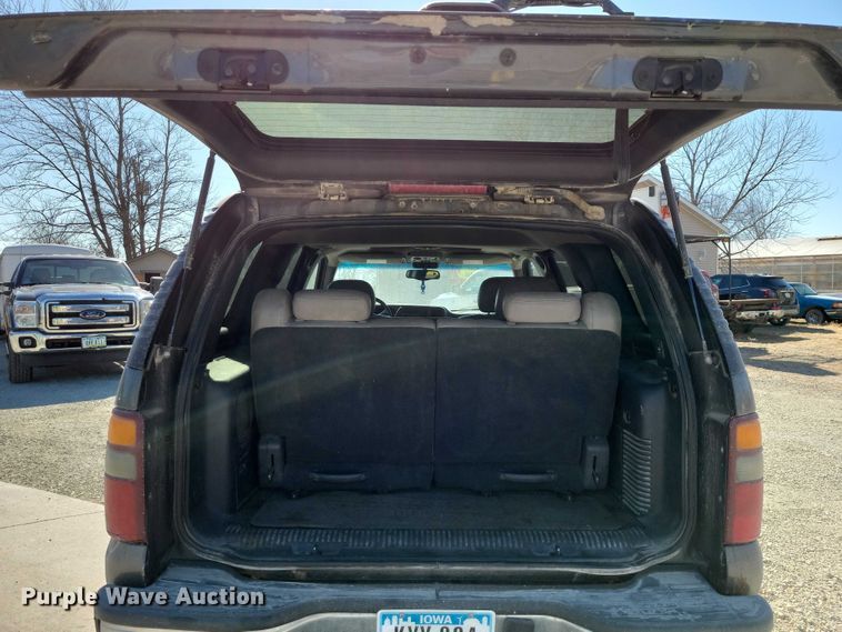 image for item NK9835 2002 Chevrolet Tahoe SUV