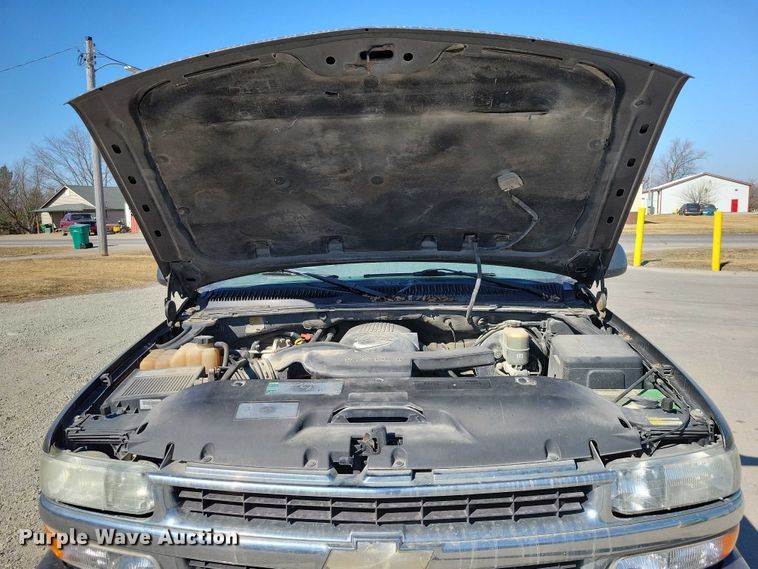 image for item NK9835 2002 Chevrolet Tahoe SUV