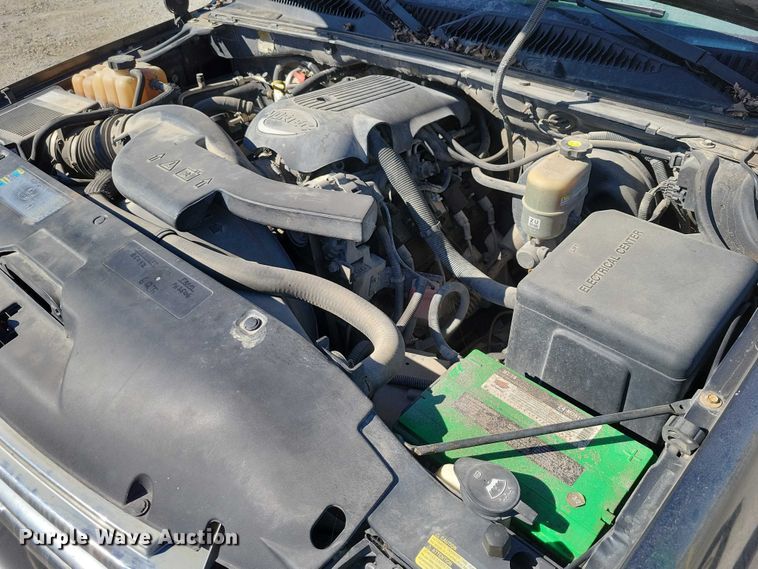 image for item NK9835 2002 Chevrolet Tahoe SUV