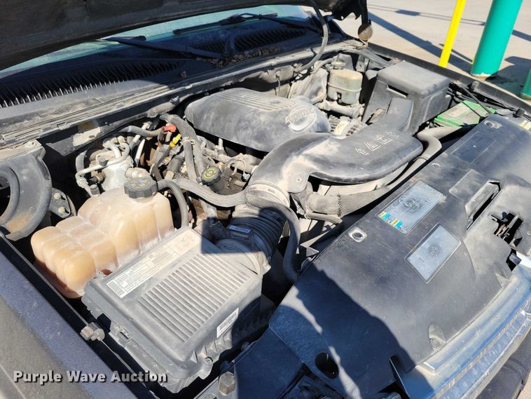 image for item NK9835 2002 Chevrolet Tahoe SUV