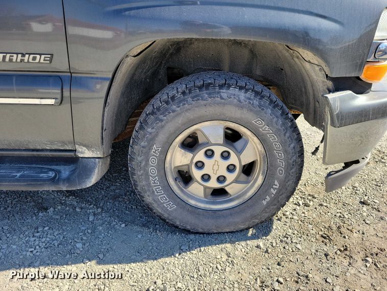 image for item NK9835 2002 Chevrolet Tahoe SUV