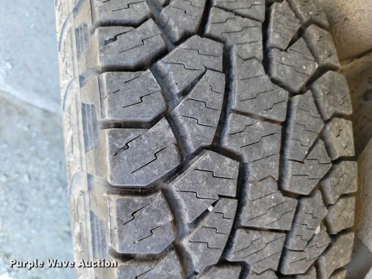 image for item NK9835 2002 Chevrolet Tahoe SUV