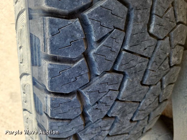 image for item NK9835 2002 Chevrolet Tahoe SUV