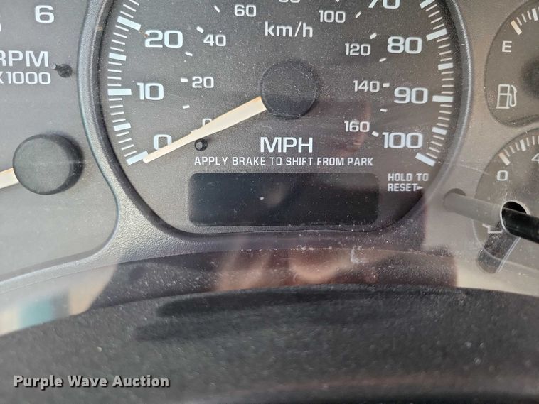 image for item NK9835 2002 Chevrolet Tahoe SUV