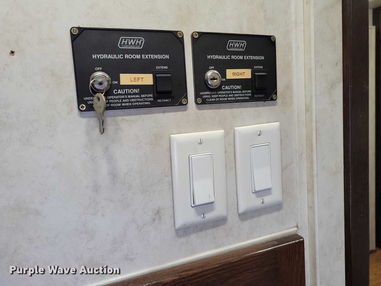 image for item NK9838 2009 Travel Units Custom Designed camper