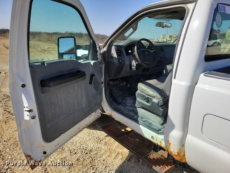 image for item NK9863 2013 Ford F250 pickup truck