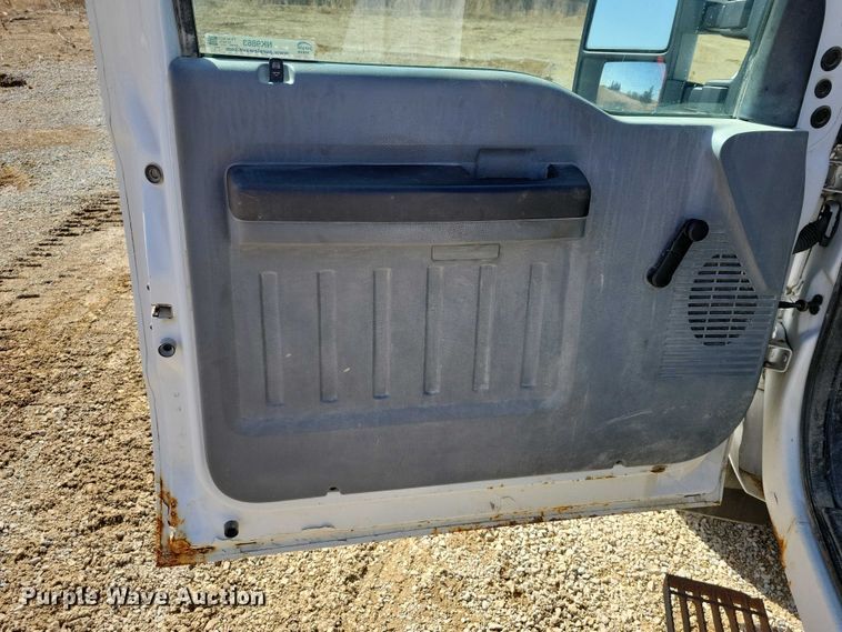 image for item NK9863 2013 Ford F250 pickup truck