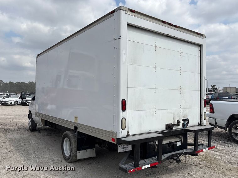 image for item YA1873 2005 Ford E350 box truck