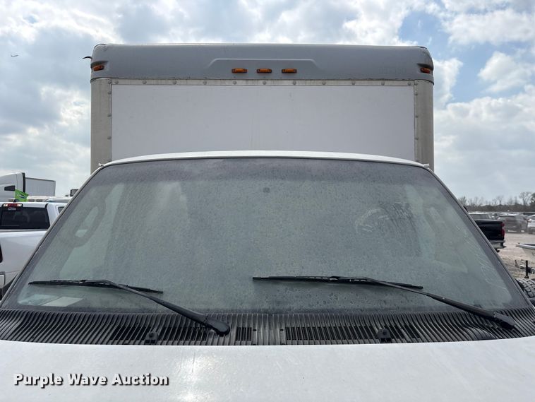 image for item YA1873 2005 Ford E350 box truck