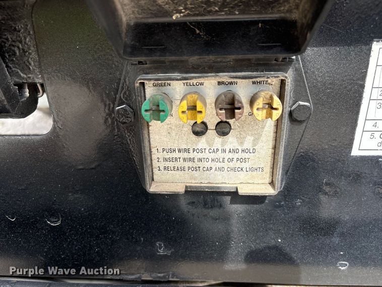 image for item YA1873 2005 Ford E350 box truck