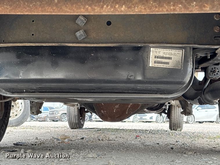 image for item YA1873 2005 Ford E350 box truck