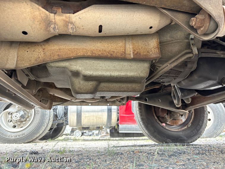 image for item YA1873 2005 Ford E350 box truck