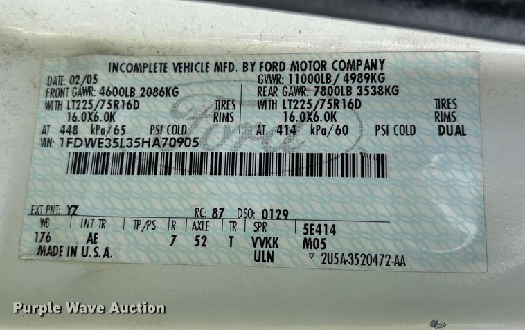 image for item YA1873 2005 Ford E350 box truck