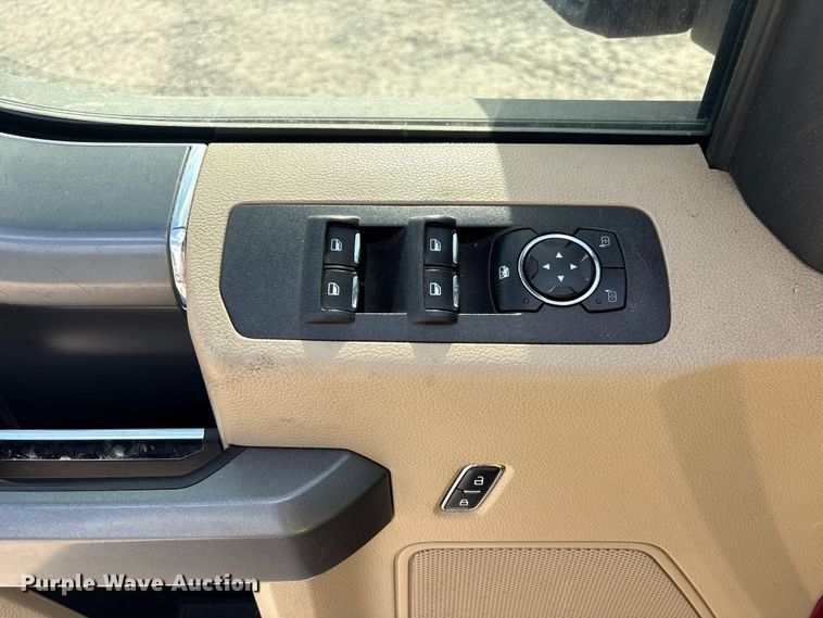 image for item YA1874 2018 Ford F150 Crew Cab pickup truck