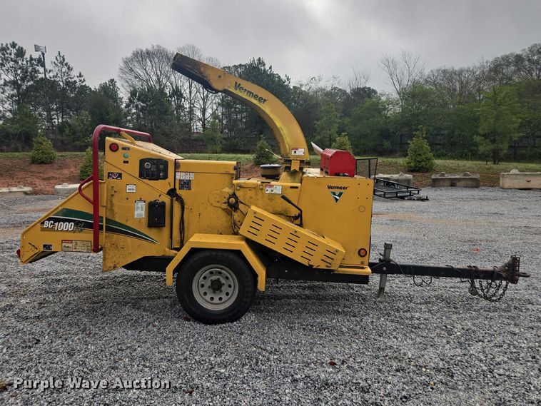 image for item YA2679 2015 Vermeer BC1000XL wood chipper