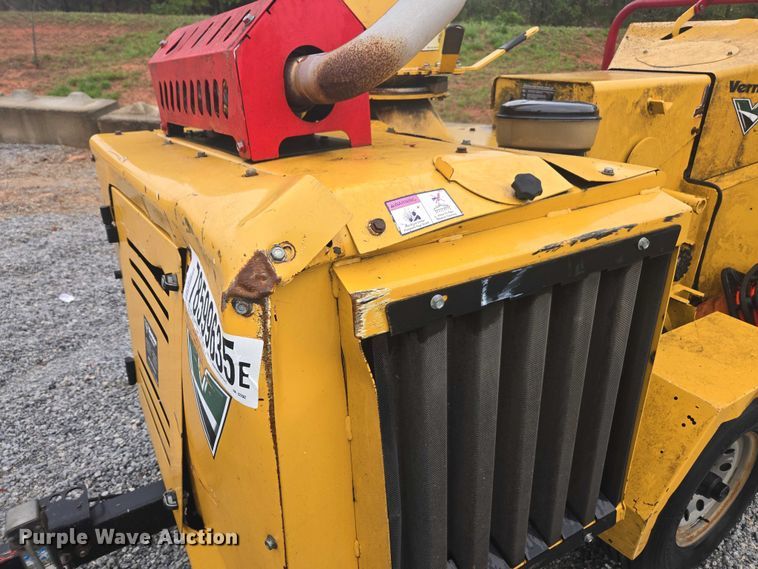 image for item YA2679 2015 Vermeer BC1000XL wood chipper