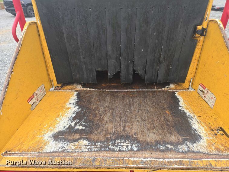 image for item YA2679 2015 Vermeer BC1000XL wood chipper