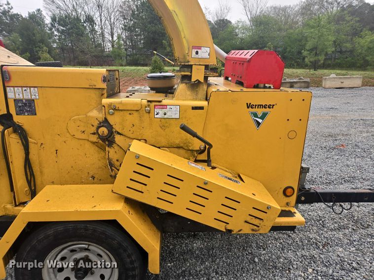 image for item YA2679 2015 Vermeer BC1000XL wood chipper