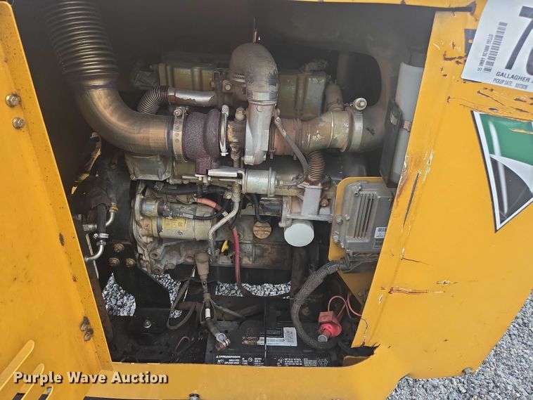 image for item YA2679 2015 Vermeer BC1000XL wood chipper