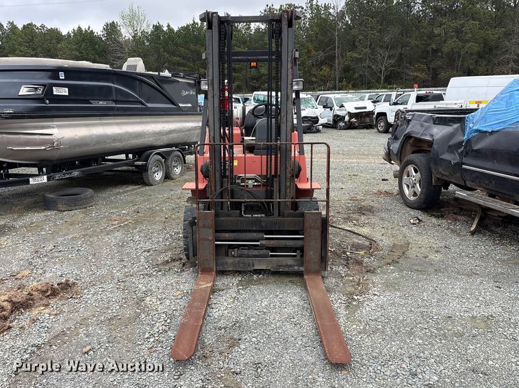 image for item YA2692 2004 Nissan F04B40V forklift