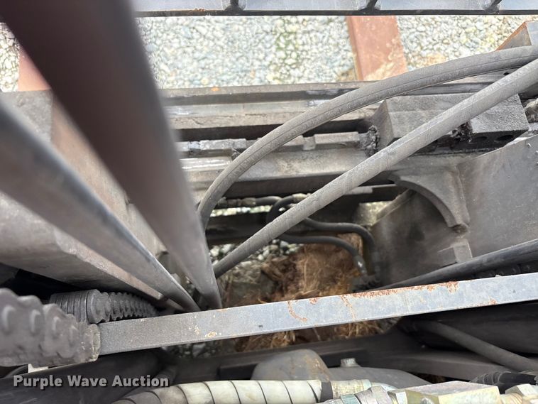 image for item YA2692 2004 Nissan F04B40V forklift