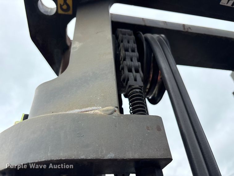 image for item YA2692 2004 Nissan F04B40V forklift