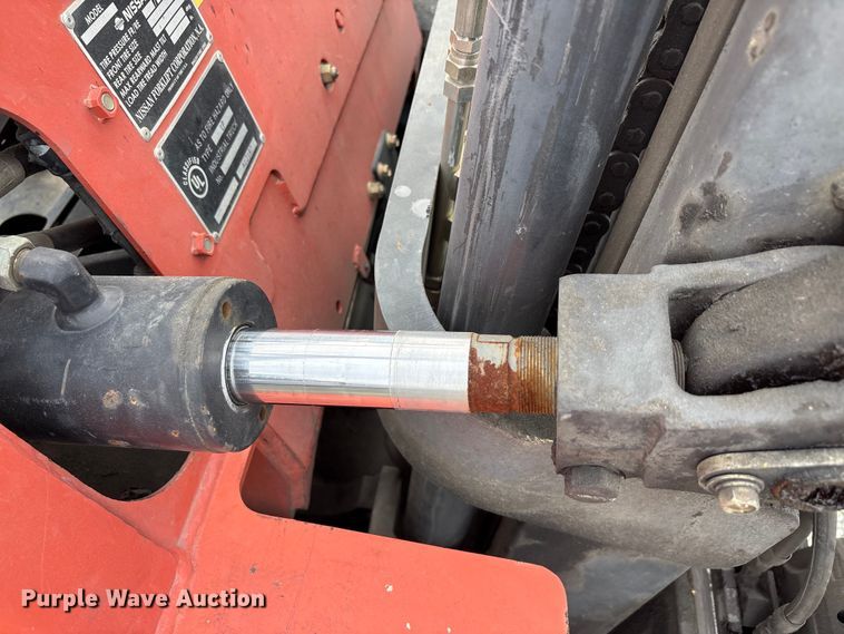 image for item YA2692 2004 Nissan F04B40V forklift