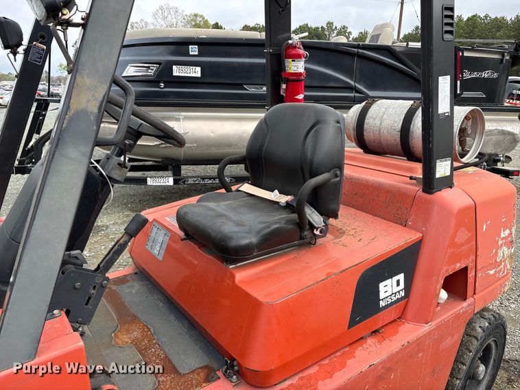 image for item YA2692 2004 Nissan F04B40V forklift