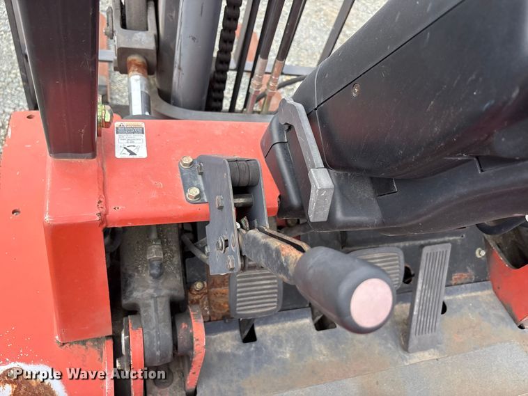 image for item YA2692 2004 Nissan F04B40V forklift