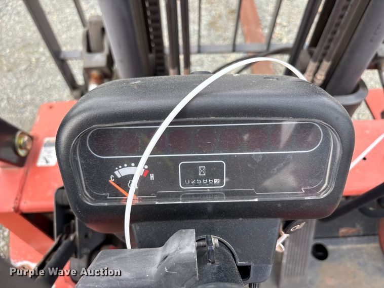 image for item YA2692 2004 Nissan F04B40V forklift