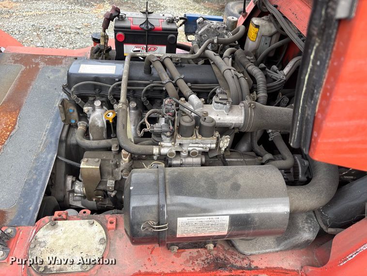 image for item YA2692 2004 Nissan F04B40V forklift