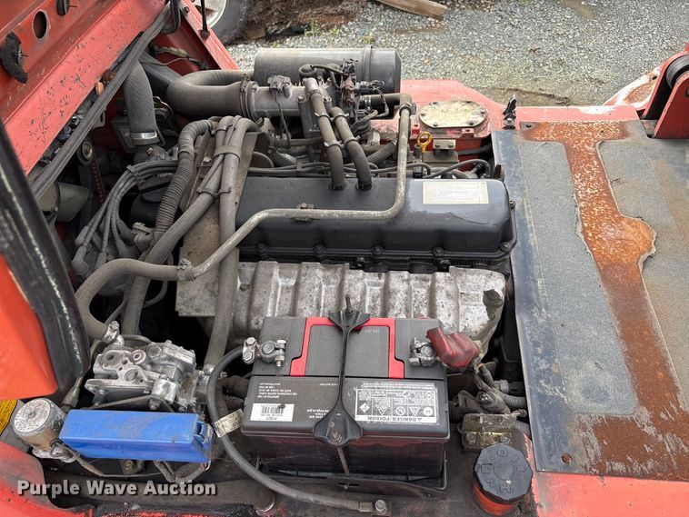 image for item YA2692 2004 Nissan F04B40V forklift