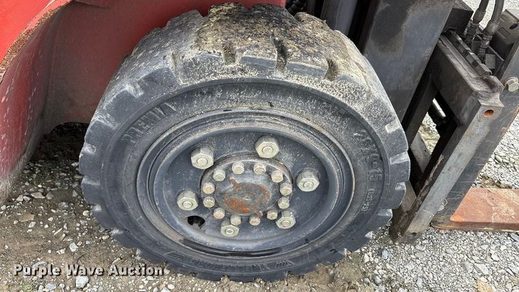 image for item YA2692 2004 Nissan F04B40V forklift