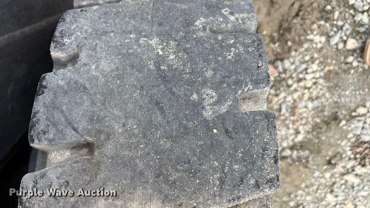 image for item YA2692 2004 Nissan F04B40V forklift