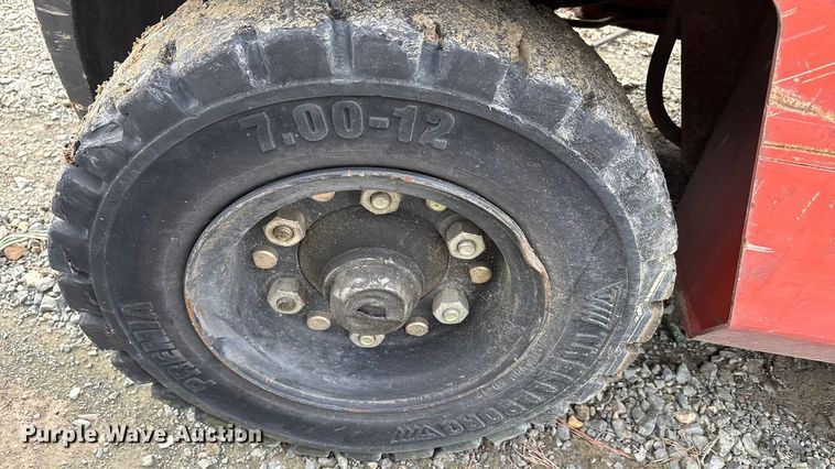 image for item YA2692 2004 Nissan F04B40V forklift