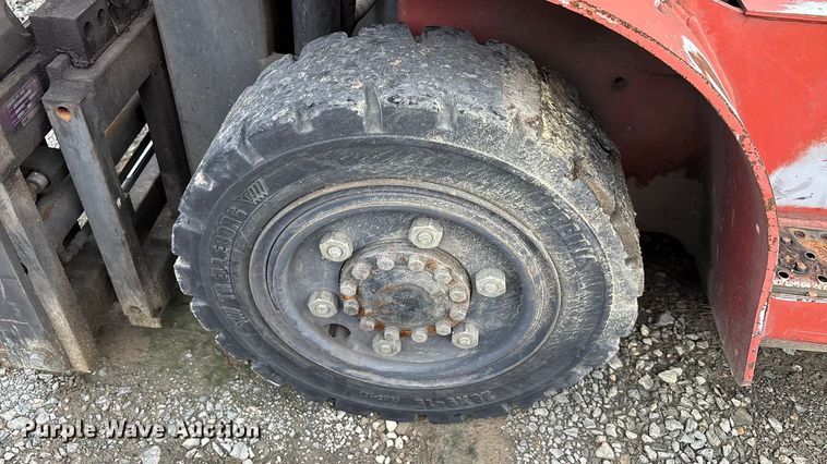 image for item YA2692 2004 Nissan F04B40V forklift