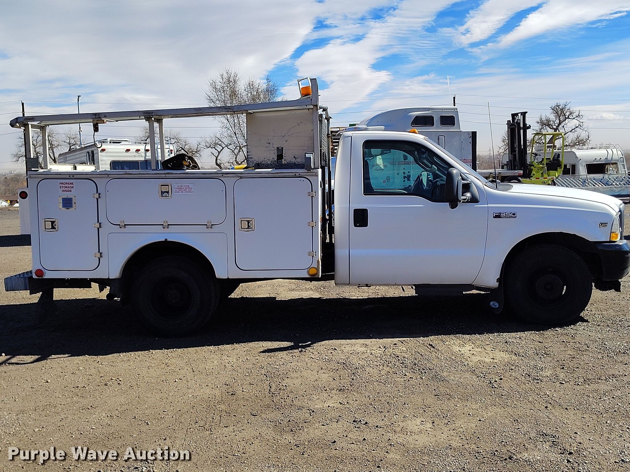 2003 Ford F350 Super Duty XL utility bed pickup truck in Thornton