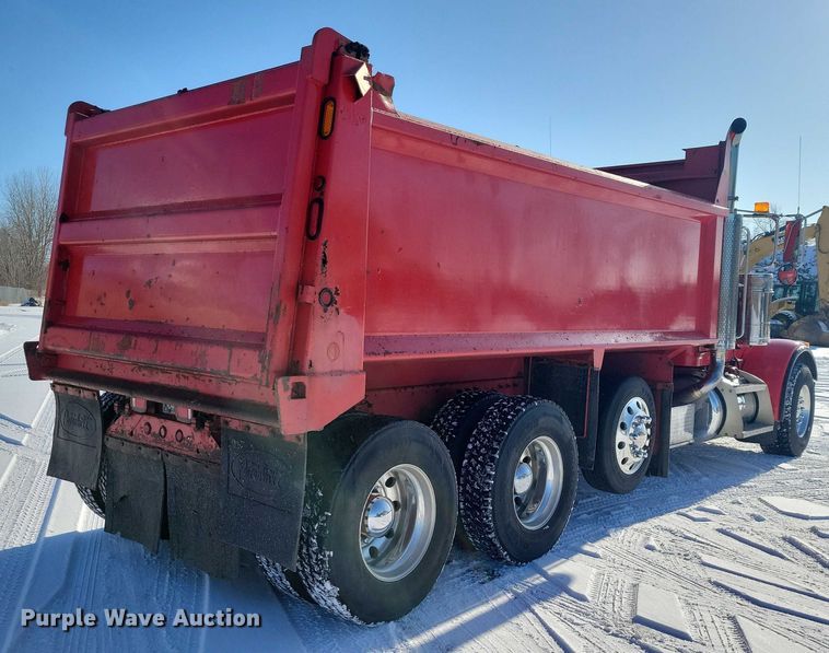 image for item EA2814 2007 Peterbilt 379 dump truck