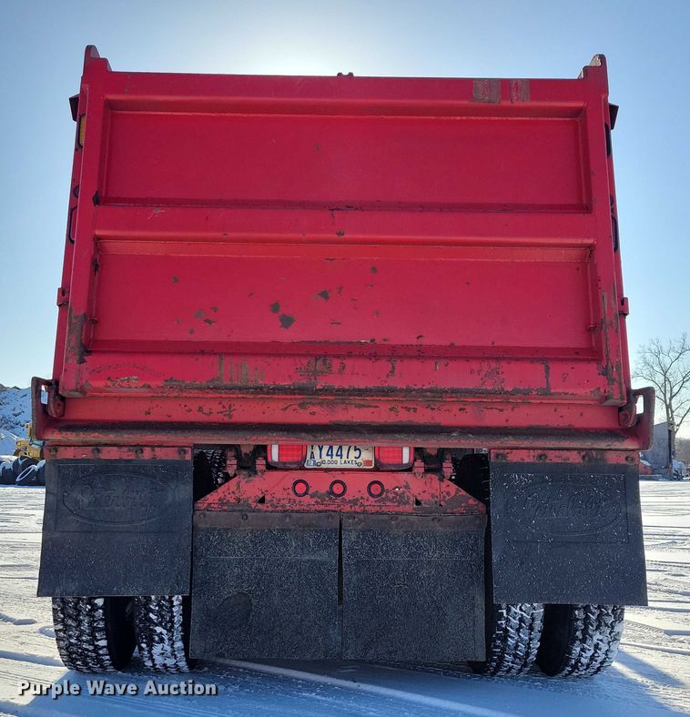 image for item EA2814 2007 Peterbilt 379 dump truck